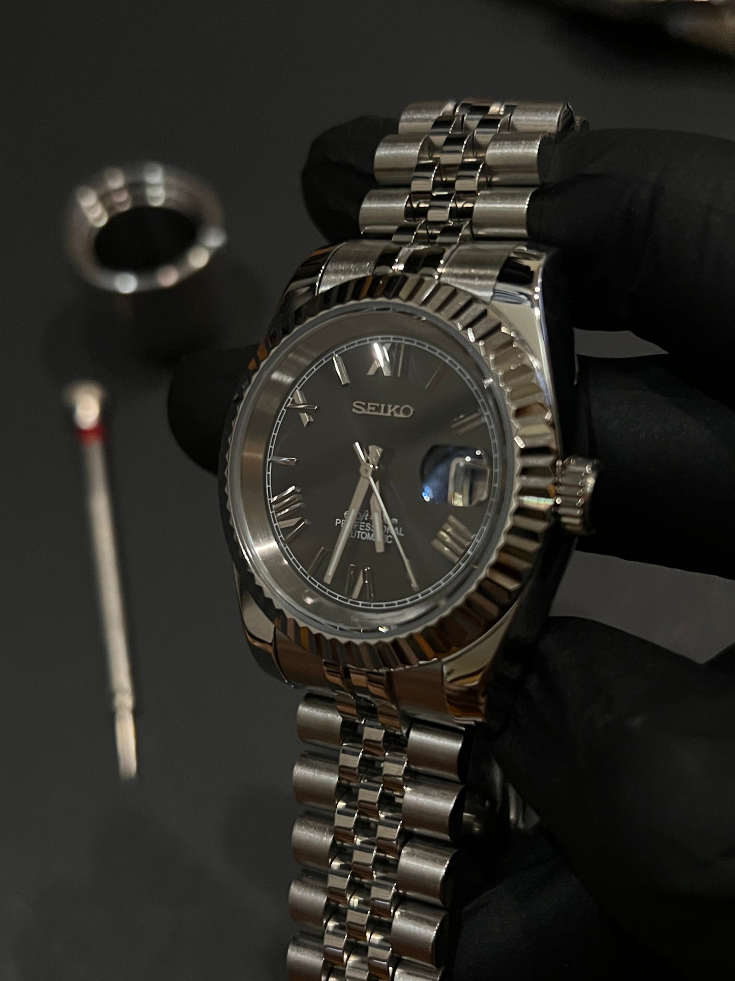 CUSTOM WATCH MOD BLACK ROMAN FACE DATEJUST NH35 AUTOMATIC